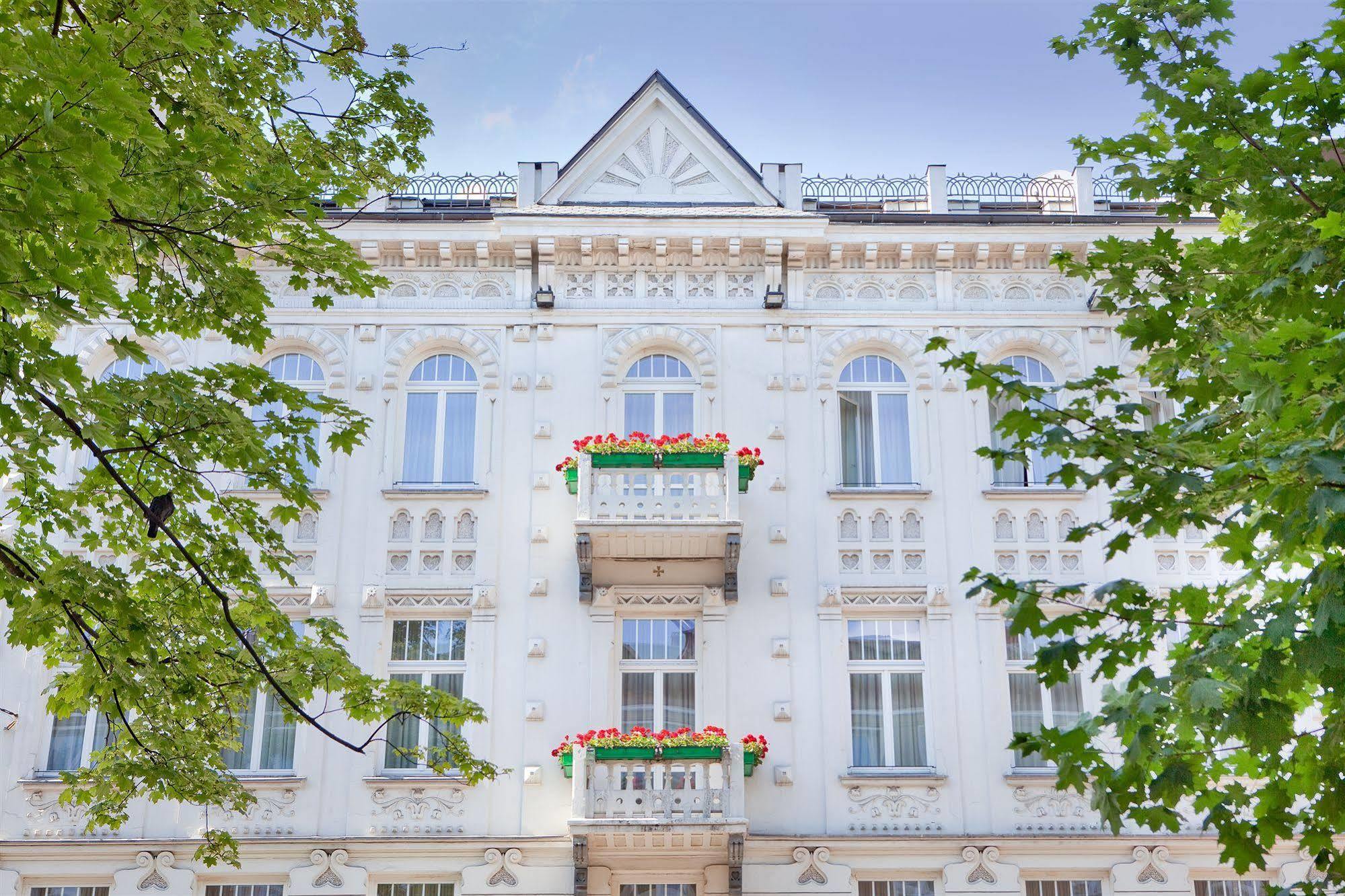 Residence St. Andrew'S Palace Warszawa Exteriör bild